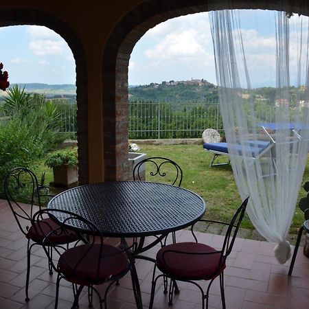 Casa Magnolia Lägenhet Terricciola Exteriör bild