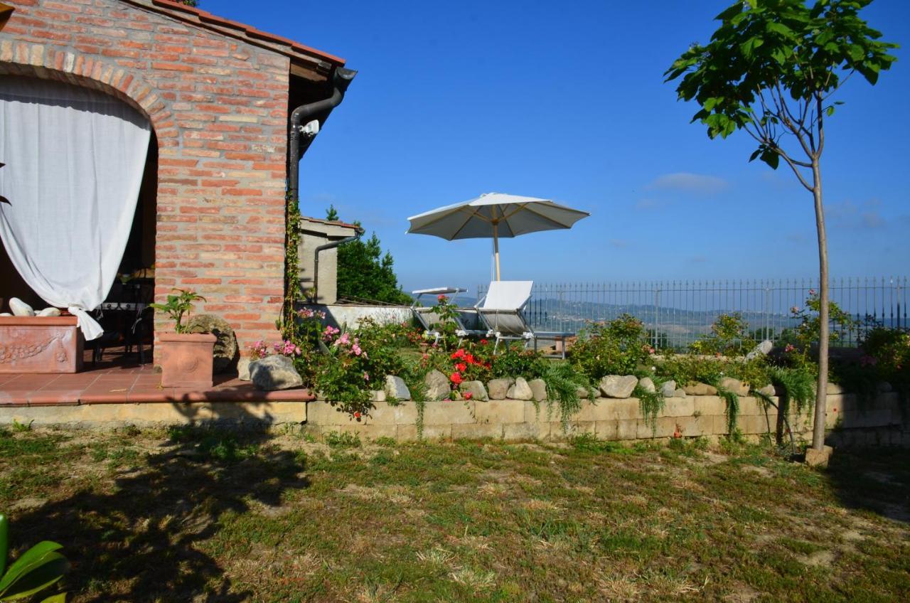 Casa Magnolia Lägenhet Terricciola Exteriör bild