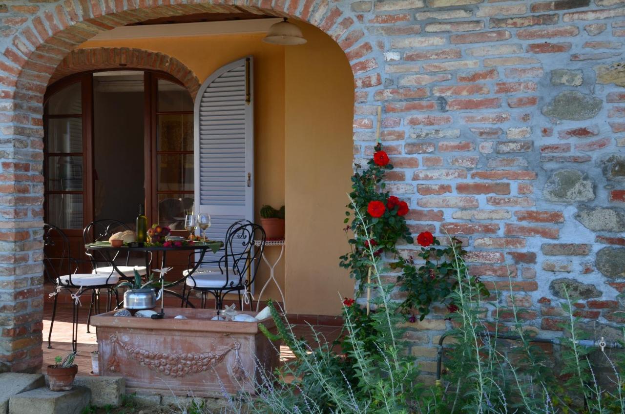 Casa Magnolia Lägenhet Terricciola Exteriör bild