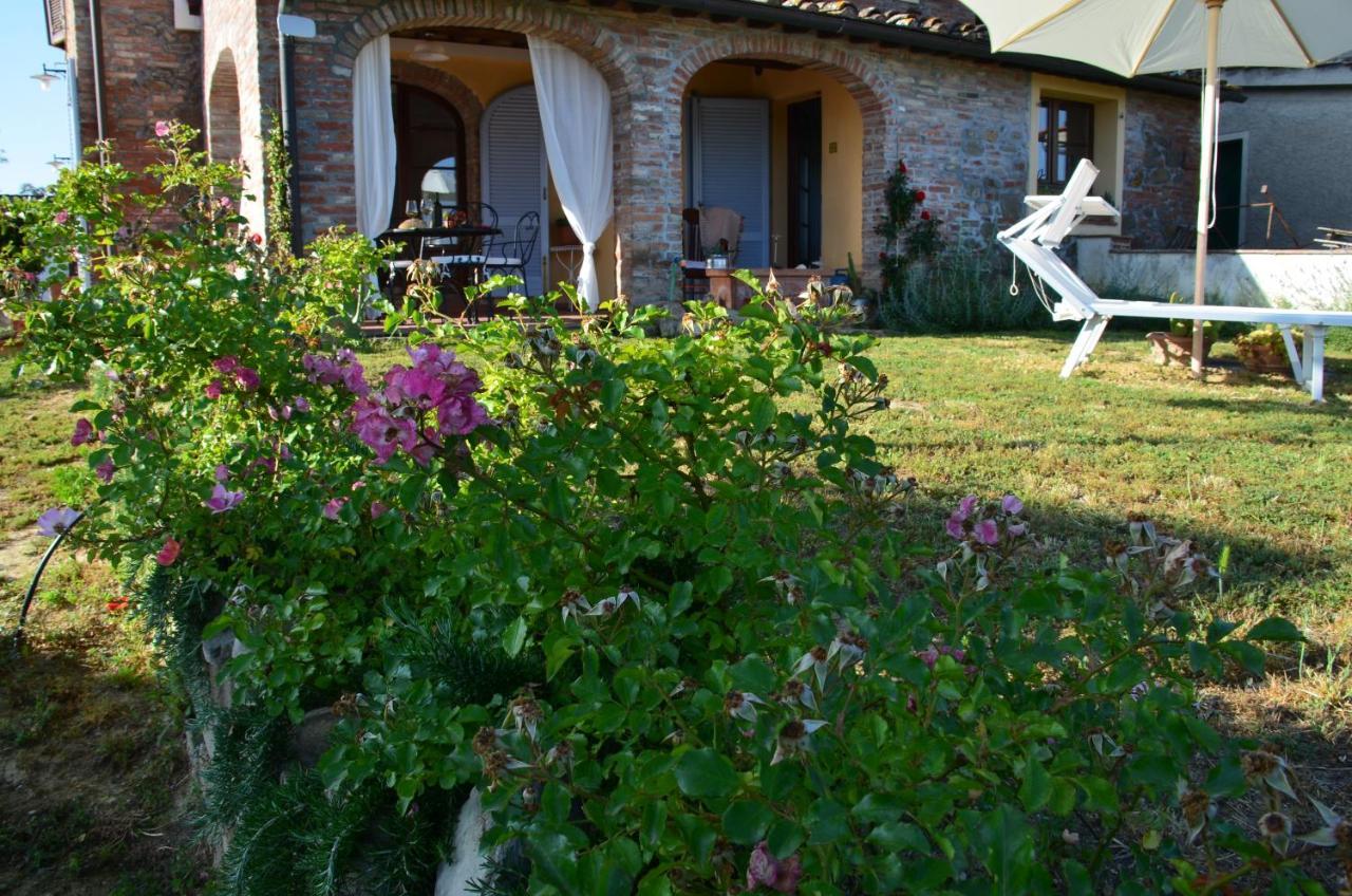 Casa Magnolia Lägenhet Terricciola Exteriör bild