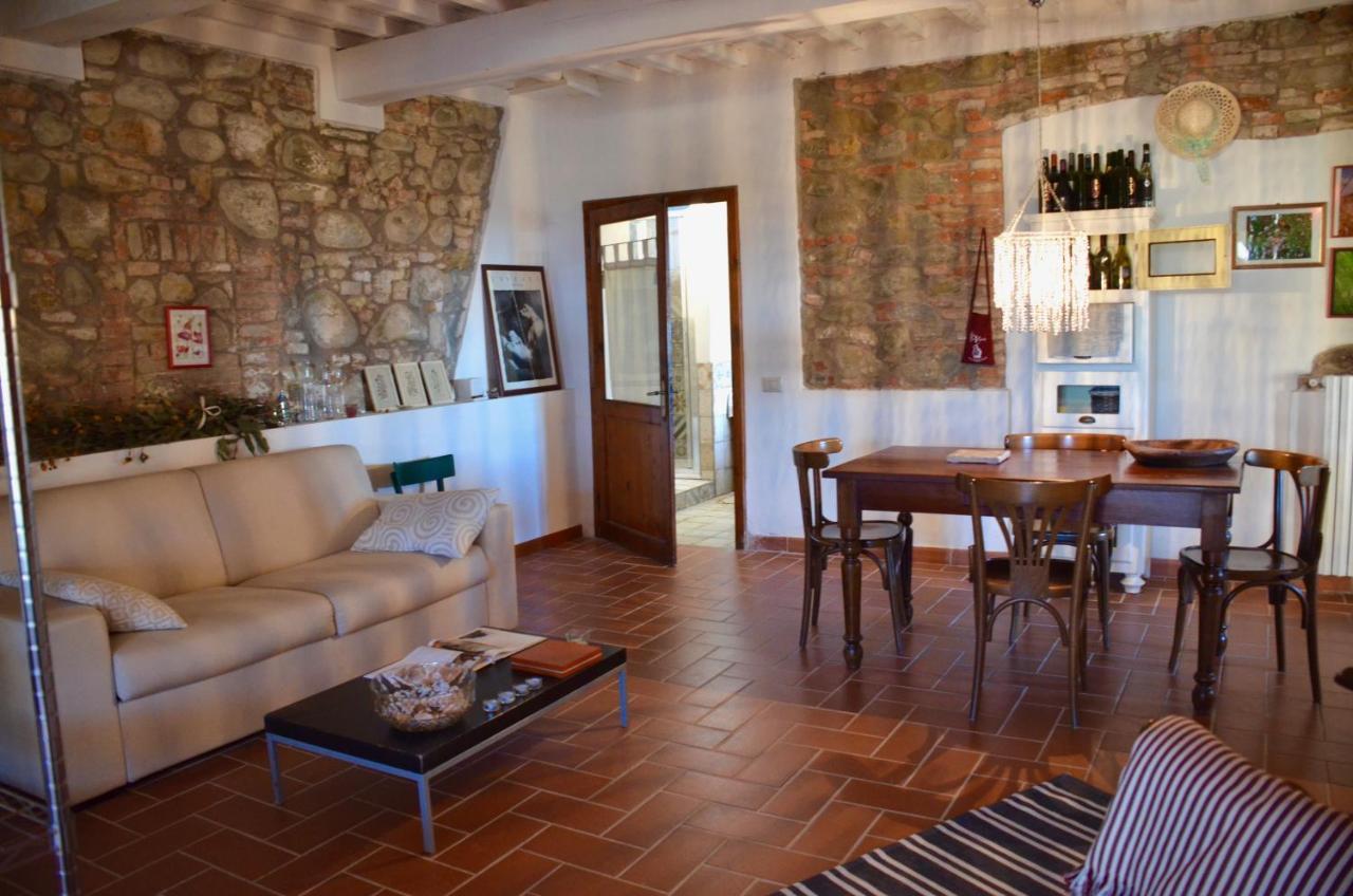 Casa Magnolia Lägenhet Terricciola Exteriör bild
