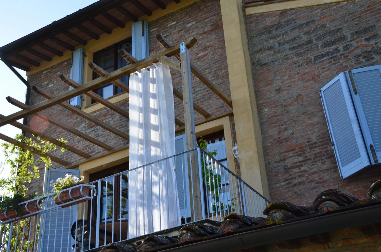 Casa Magnolia Lägenhet Terricciola Exteriör bild