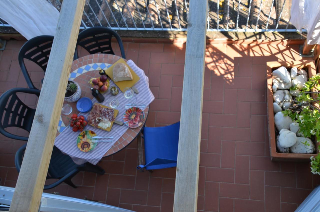 Casa Magnolia Lägenhet Terricciola Exteriör bild