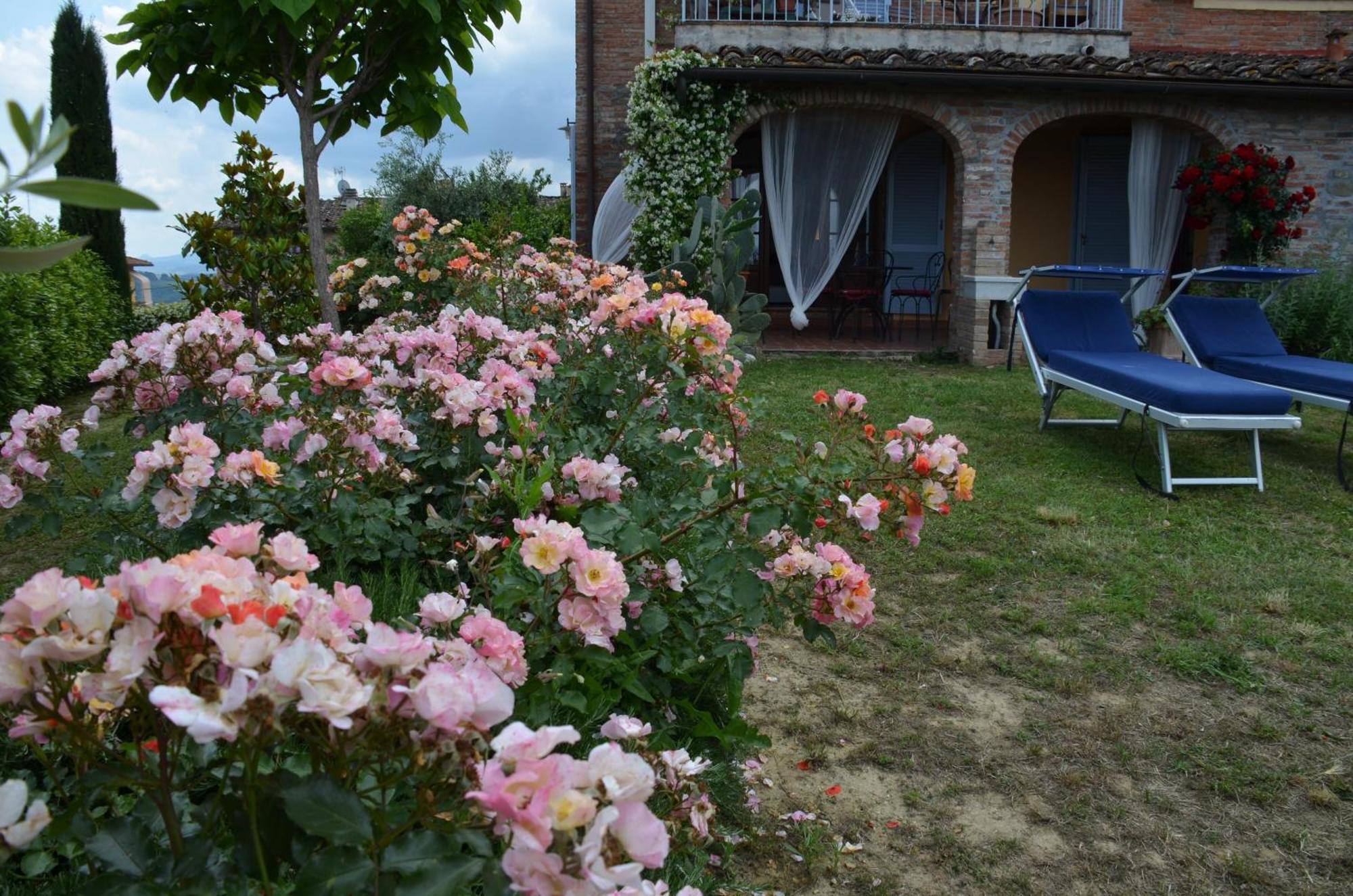 Casa Magnolia Lägenhet Terricciola Exteriör bild