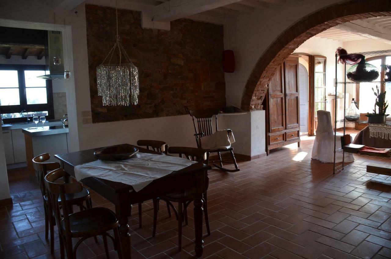 Casa Magnolia Lägenhet Terricciola Exteriör bild